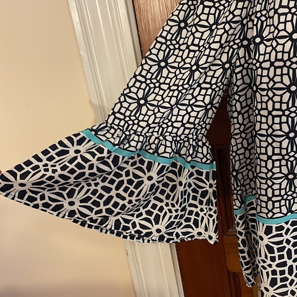 Off Shoulder Summery Navy & White Top - Picture 3 of 6